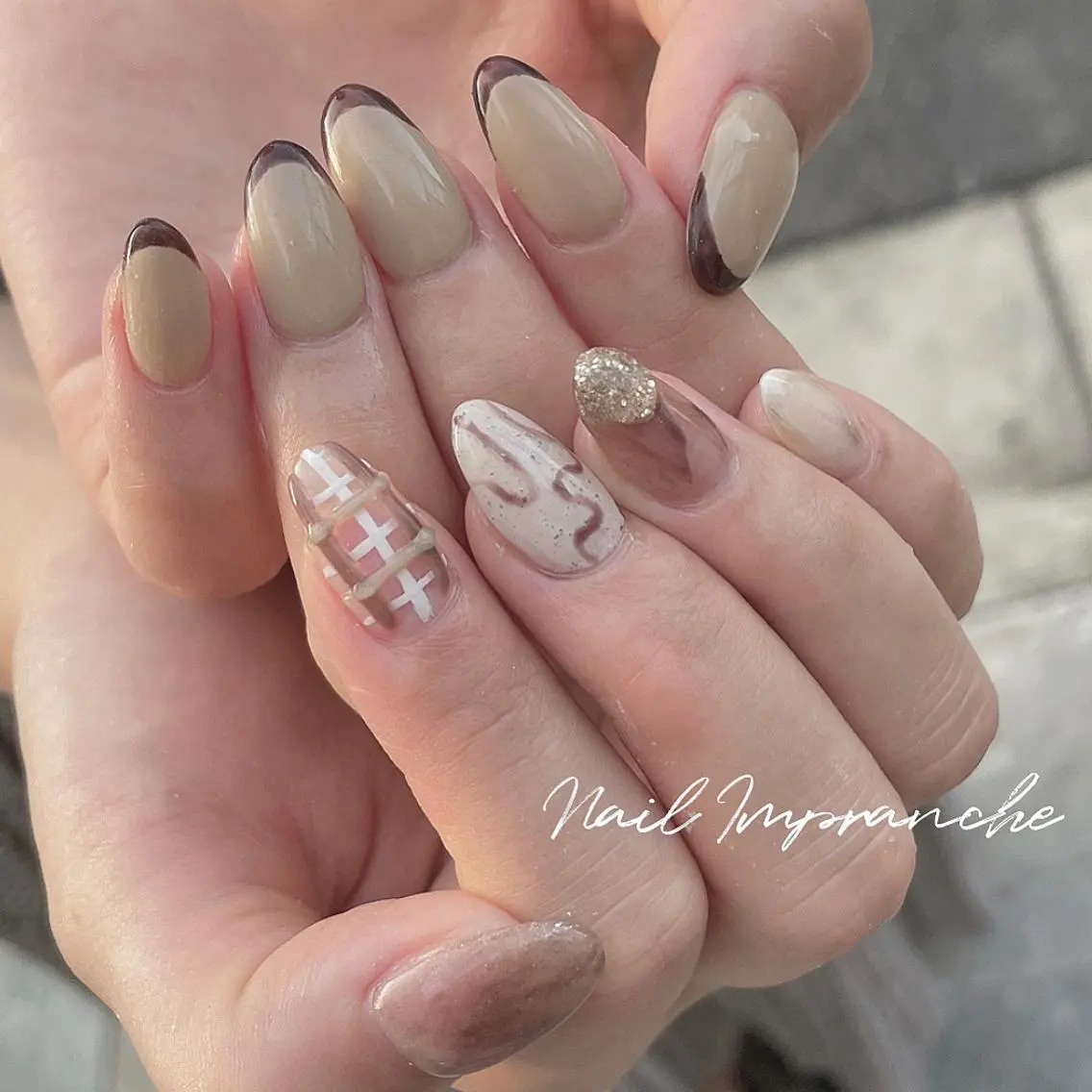 カラー ヘアアレンジ ネイル マツエク・マツパ ブラウンカラー カラーマツエク ブラウン フレンチネイル ハンドネイル 松井 亜由美のネイルデザイン