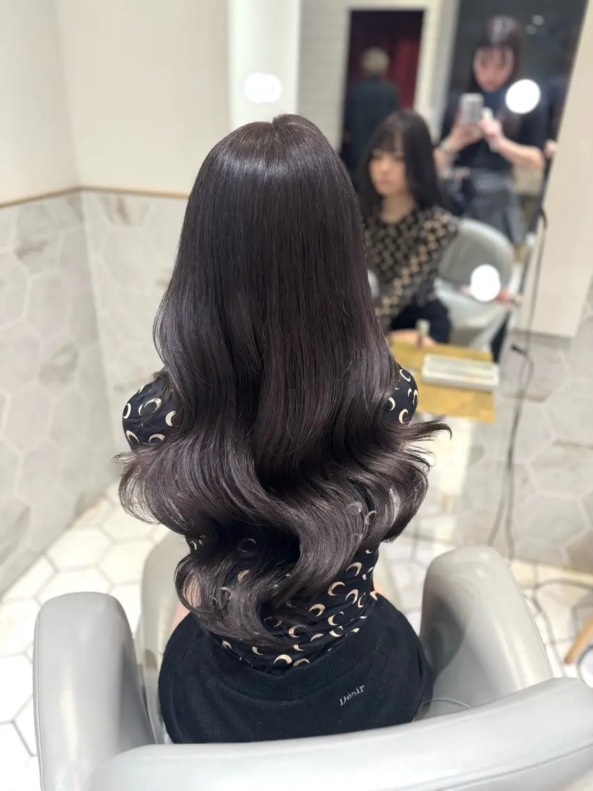 ロング カラー グレージュ ラベンダーカラー ラベンダーグレージュ ラベンダーグレー costes 今井芽依のヘアスタイル
