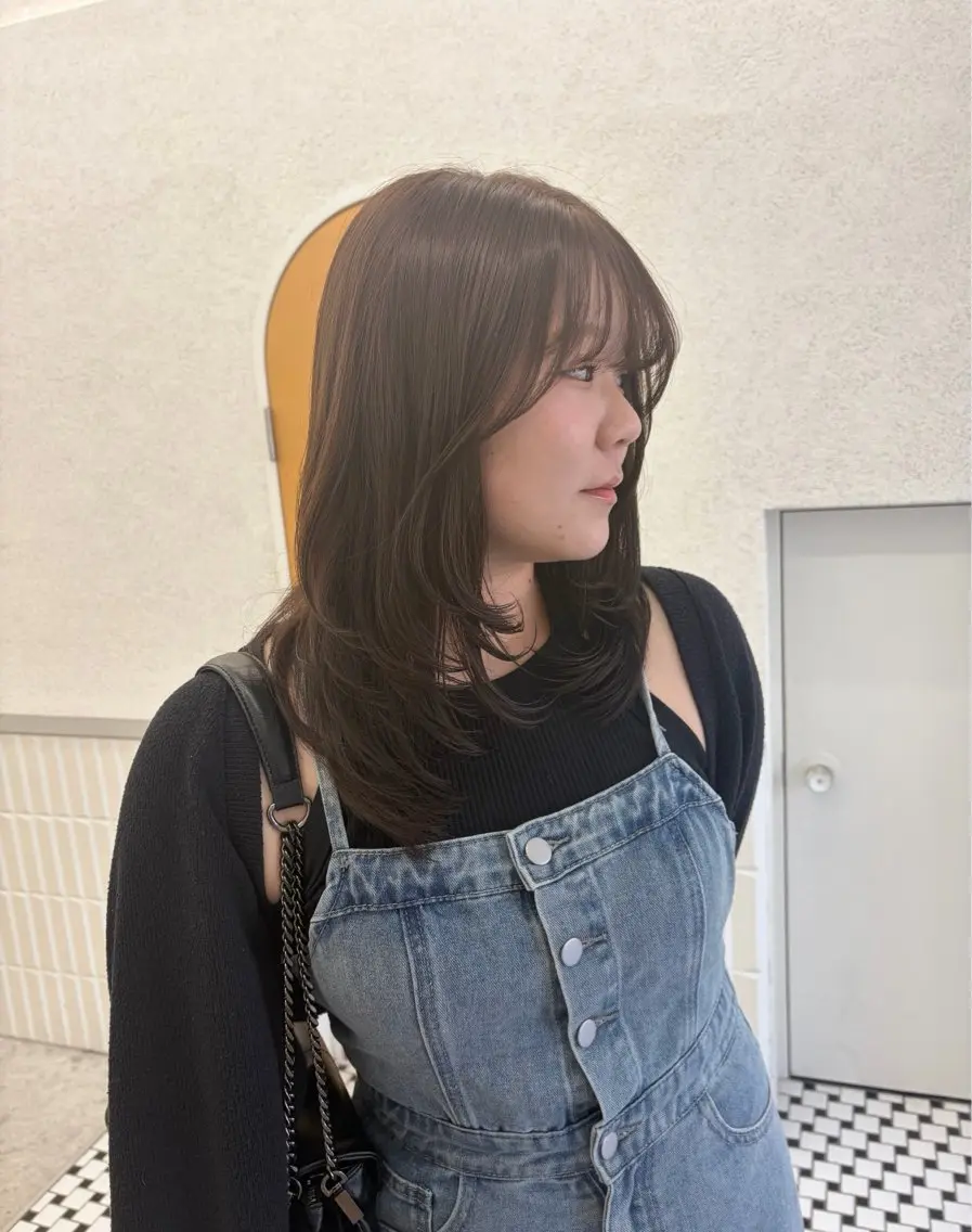 セミロング ヘアカラー まろやかベージュ🤎 艶カラー🔔リンのヘアスタイル