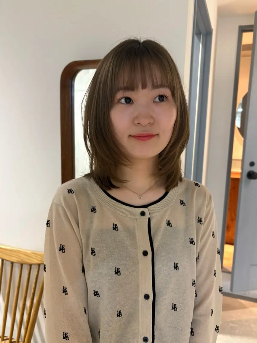 ミディアム カラー レイヤーカット Nene /似合わせcolorのヘアスタイル
