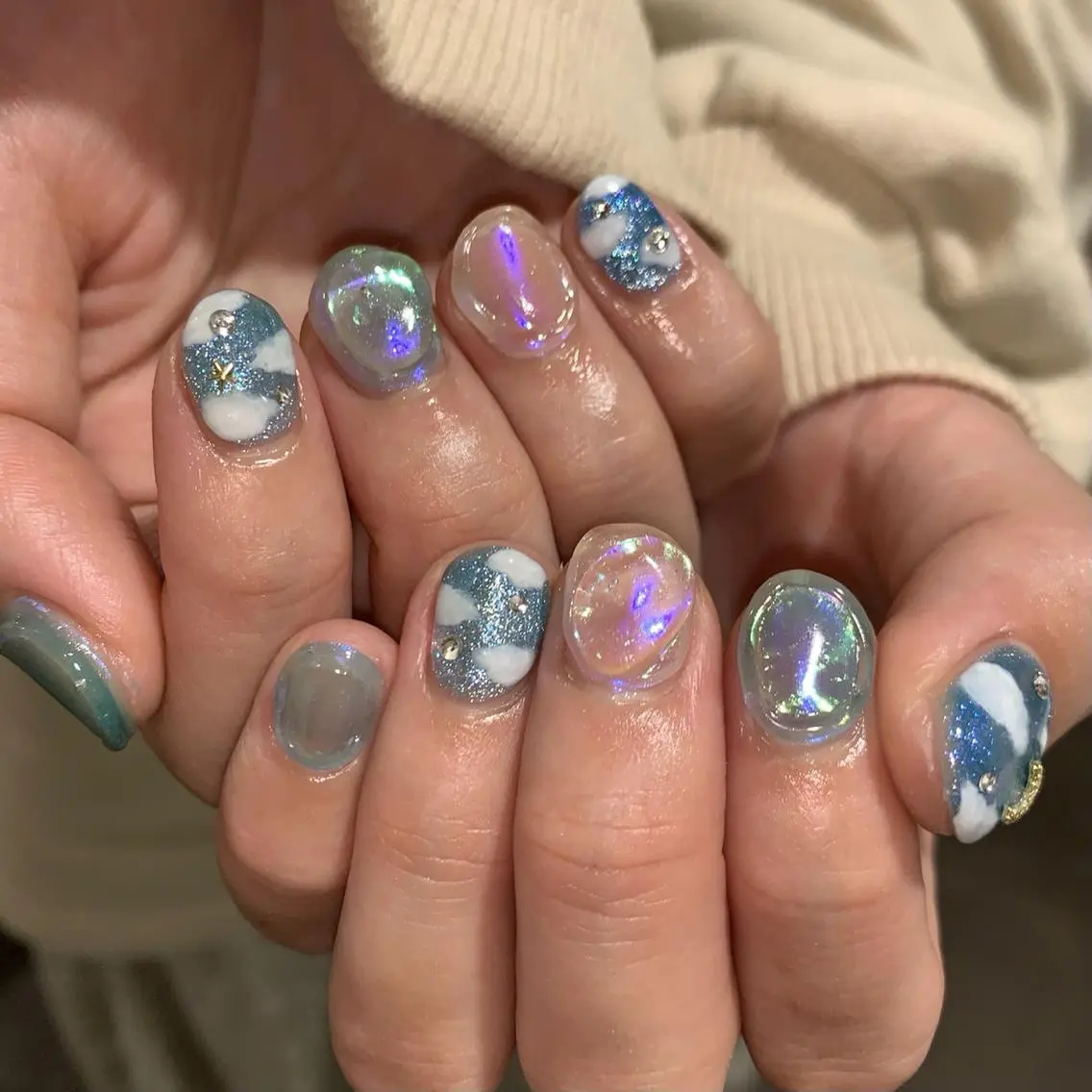 ネイル オーロラネイル 氷ネイル・うるうるネイル 鈴木 まゆのネイルデザイン
