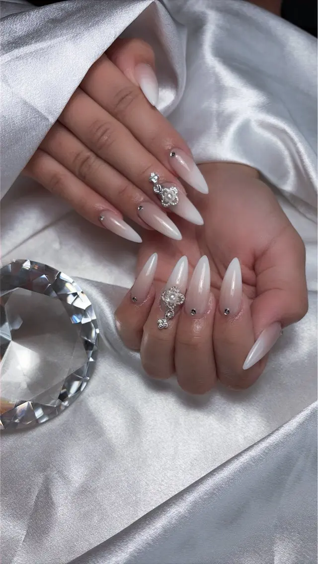 ネイル ロングネイル ハンドネイル Kayo 💅のネイルデザイン