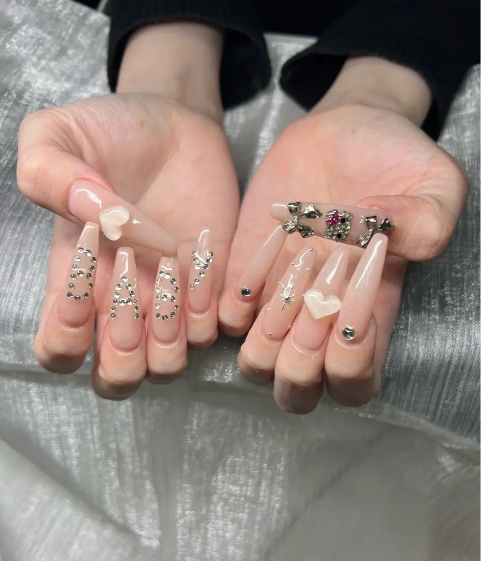 ネイル オーロラネイル チークネイル 長さ出し フットネイル フレンチネイル ハンドネイル Lee Nailsのネイルデザイン