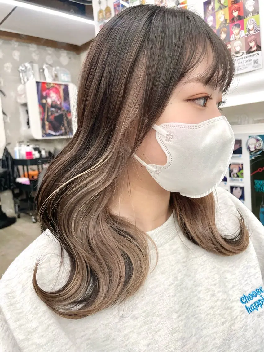 ミディアム カラー インナーカラー 推し ブリーチ  髪質改善のヘアスタイル