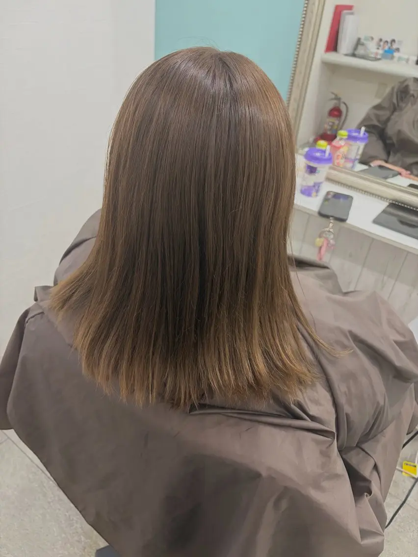 セミロング カット ヘアカラー よしだ まゆこのヘアスタイル