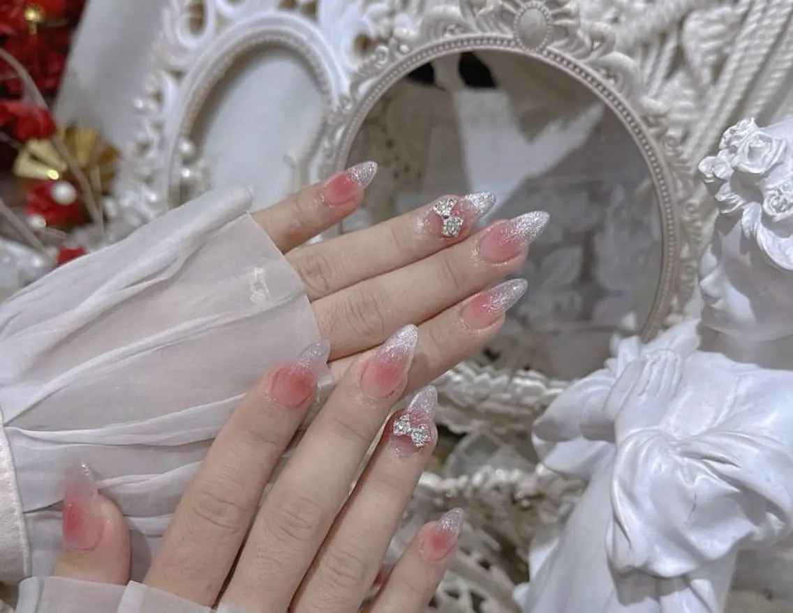 ネイル フレンチネイル ジェルネイル 韓国ネイル マグネットネイル マグネットフレンチ akina nailsのネイルデザイン