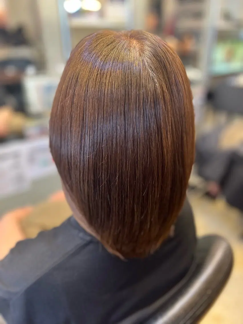 ミディアム 矢崎 身江子のヘアスタイル