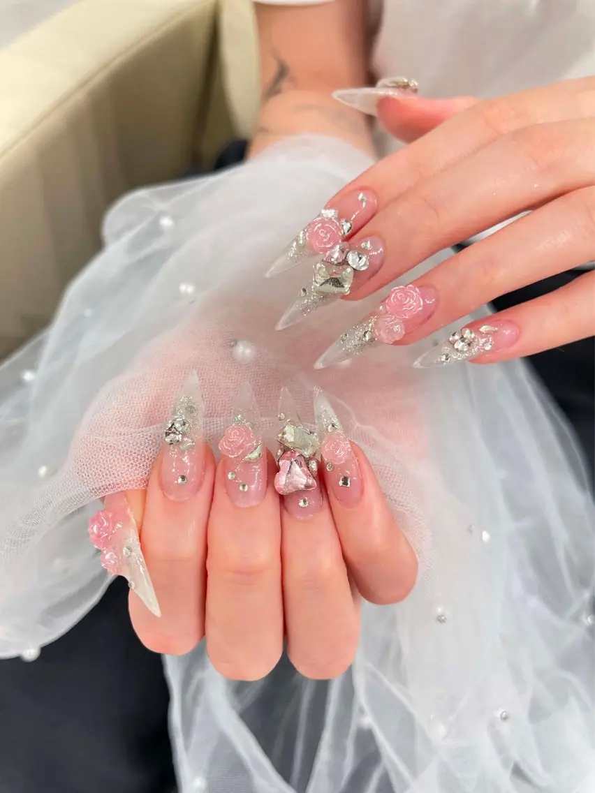 ネイル チークネイル ドット フレンチネイル グラデーション ハート ハンドネイル ハンドケア Eli Muse 新宿ネイルのネイルデザイン