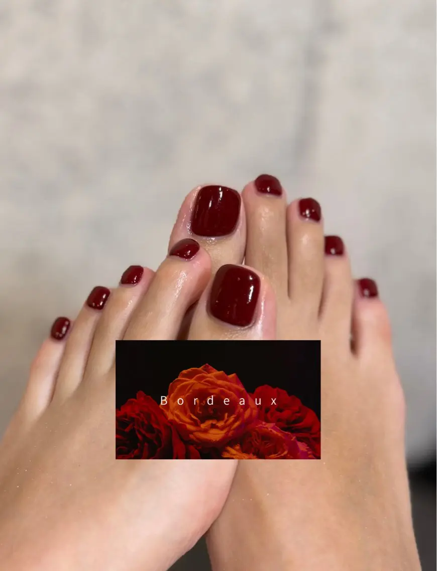 ネイル ボルドー フットネイル ワンカラーネイル toe /大人可愛いデザインのネイルデザイン