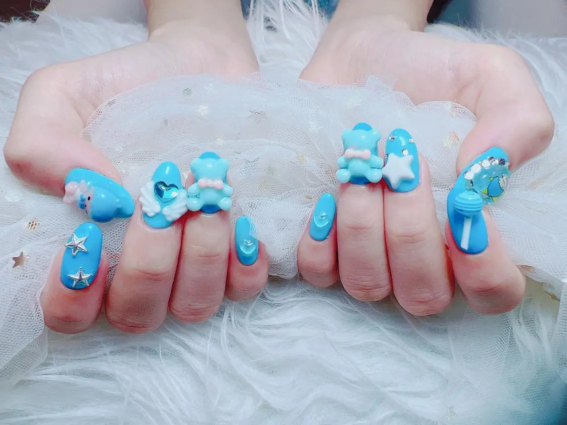 ネイル クリアネイル フラッシュネイル フラワーネイル グラデーション キラキラネイル ハンドネイル princess スカルプ専門店のネイルデザイン