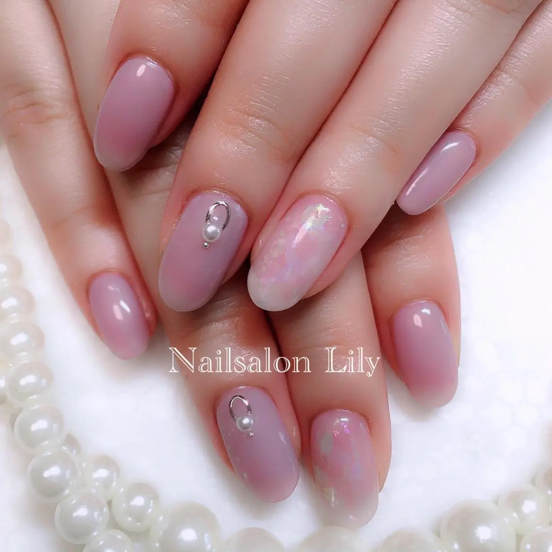 ネイル キラキラネイル Lily*nail 🌻Mii🌻のネイルデザイン
