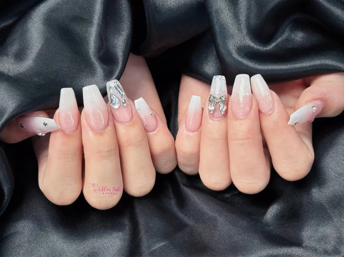 ネイル 桜ネイル 長さ出し フラワーネイル フレンチネイル ジェルネイル ハンドネイル ACon NailSalonのネイルデザイン