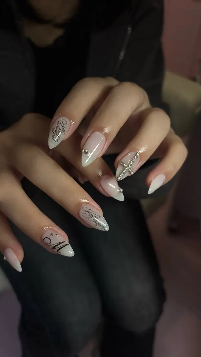 ネイル Nailstudio Hulmのネイルデザイン