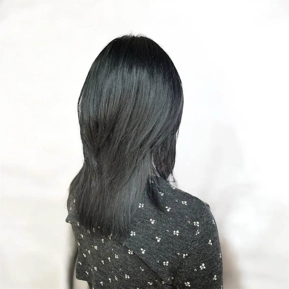 ミディアム ⭐️レイヤーカット 大人気　三澤康司⭐️のヘアスタイル