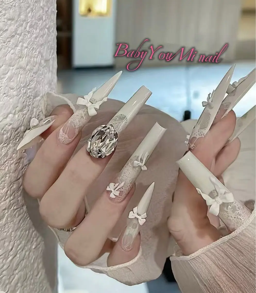 ネイル オーロラネイル フラワーネイル フットネイル フレンチネイル ジェルネイル ハンドネイル BabyYouMi nailのネイルデザイン