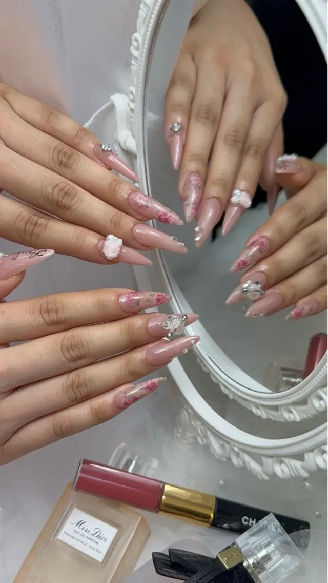 ネイル フラッシュネイル フレンチネイル ジェルネイル ガラスフレンチ 韓国ネイル LEMON NAIL FUK(博多駅前)のネイルデザイン
