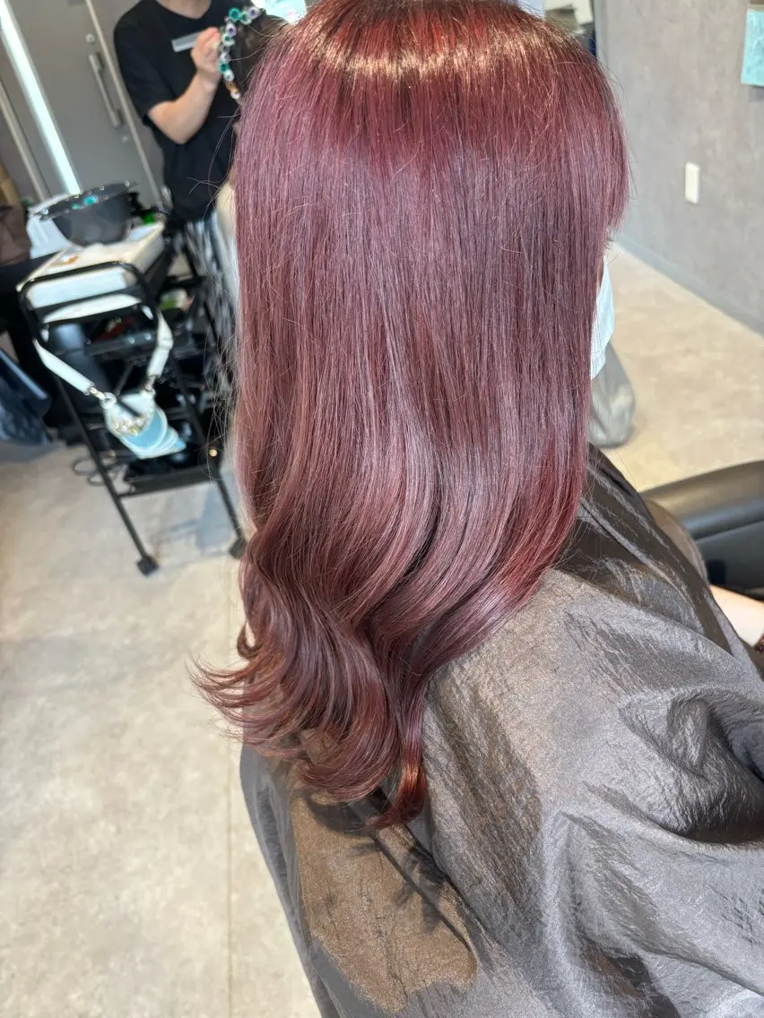 セミロング カラー ベージュカラー ブリーチ ピンクカラー ヘアカラー 石川 奈々のヘアスタイル