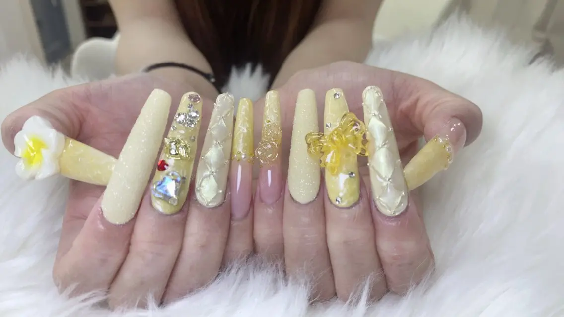 ネイル べっ甲ネイル チークネイル フラッシュネイル フラワーネイル フットネイル Rei _Nail 新宿のネイルデザイン