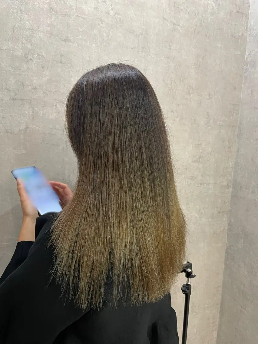 ロング レイヤーカット 松下 美織のヘアスタイル