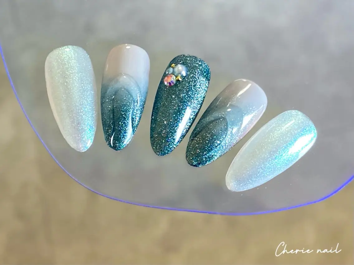 ネイル ブルー ジェルネイル キラキラネイル マグネットネイル ニュアンスネイル Cherienail yunaのネイルデザイン