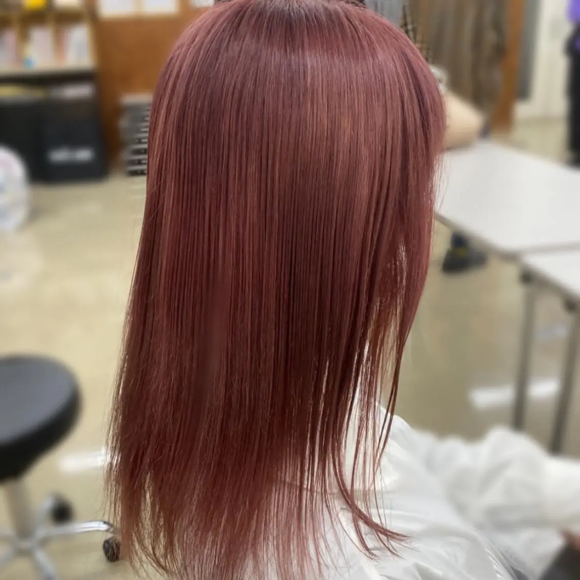ロング カラー ピンクカラー 岩戸優奈 盛れる 顔周り/透明感カラーのヘアスタイル