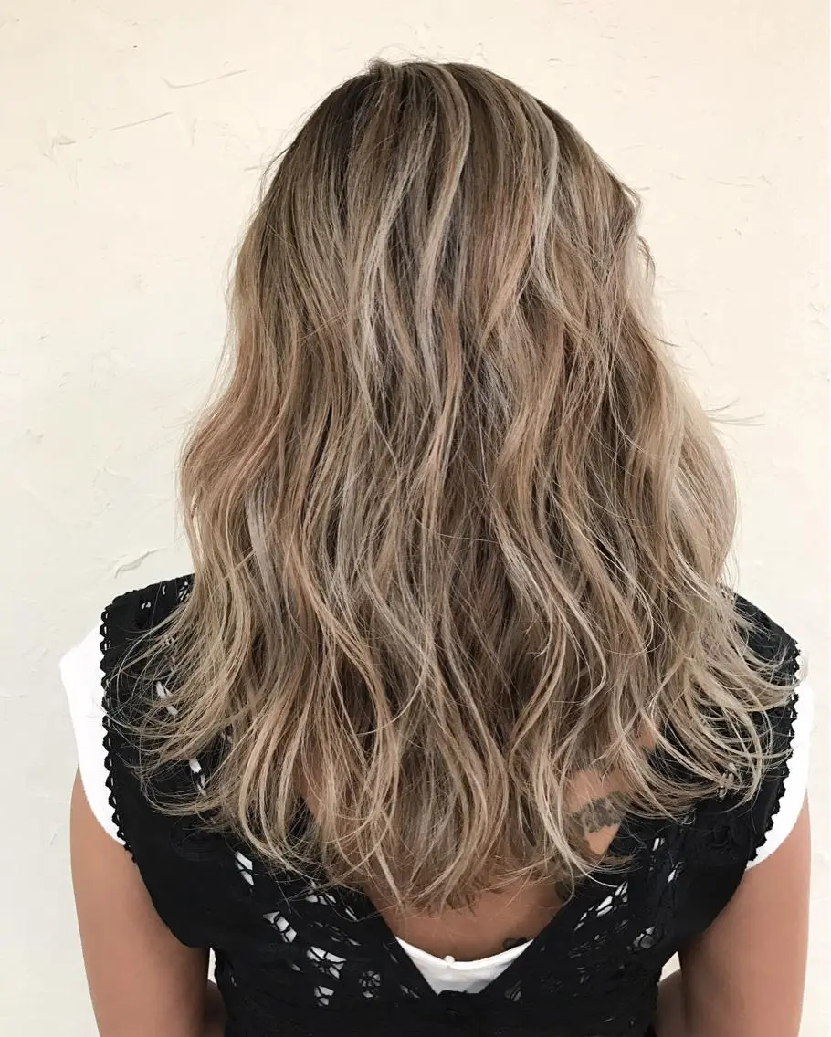 💇‍♀️【外国人風】グラデーション、バレイヤージュカラー『半島ブリーチ+カラー』+プチトリートメントの写真