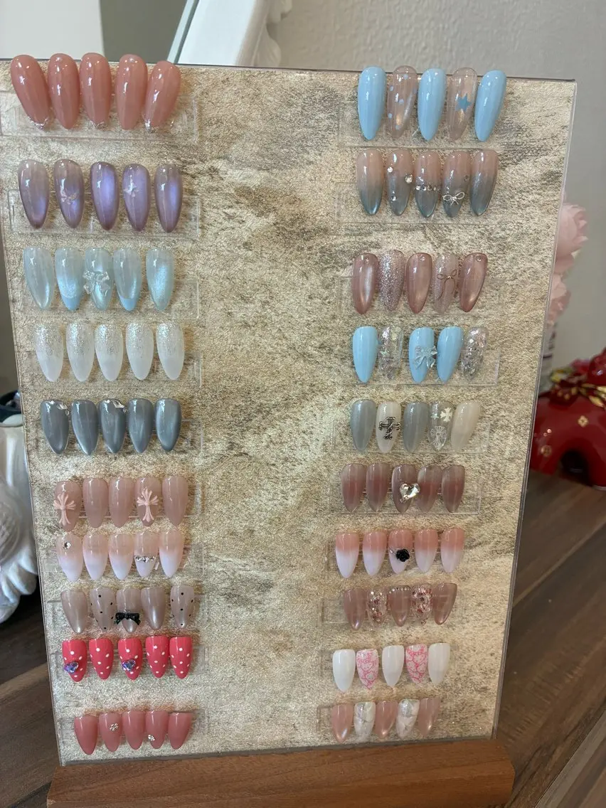 ネイル ハンドネイル Kivivi ネイルサ口ンのネイルデザイン