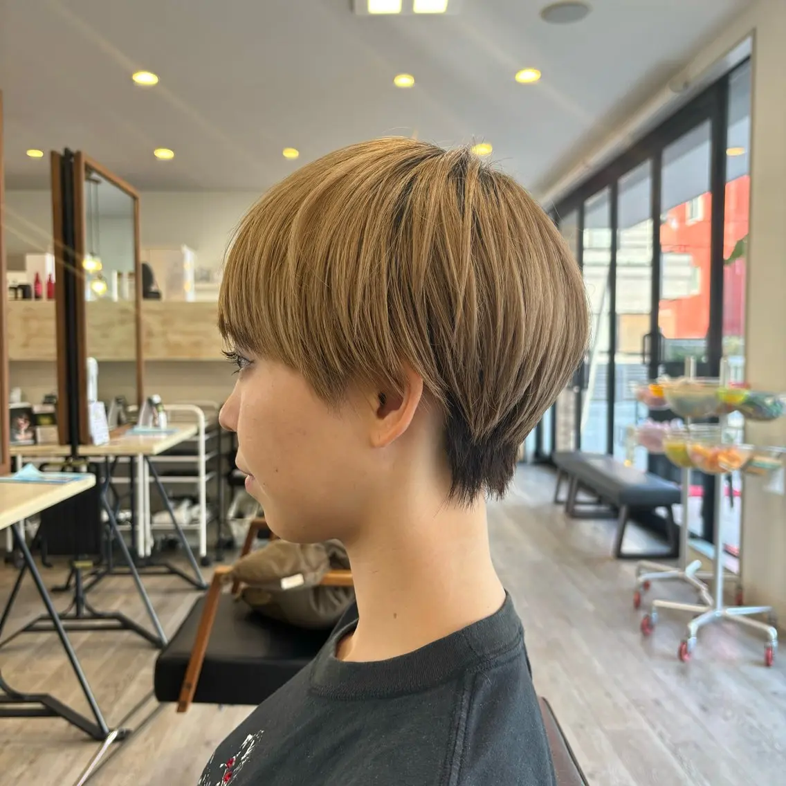 ショート 大知 眞子のヘアスタイル