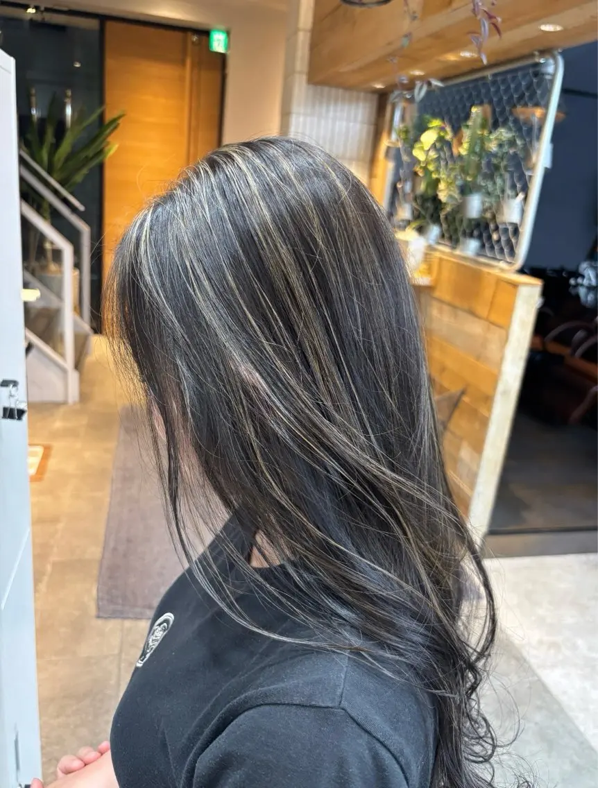 ロング ハイライト Risa 💛のヘアスタイル