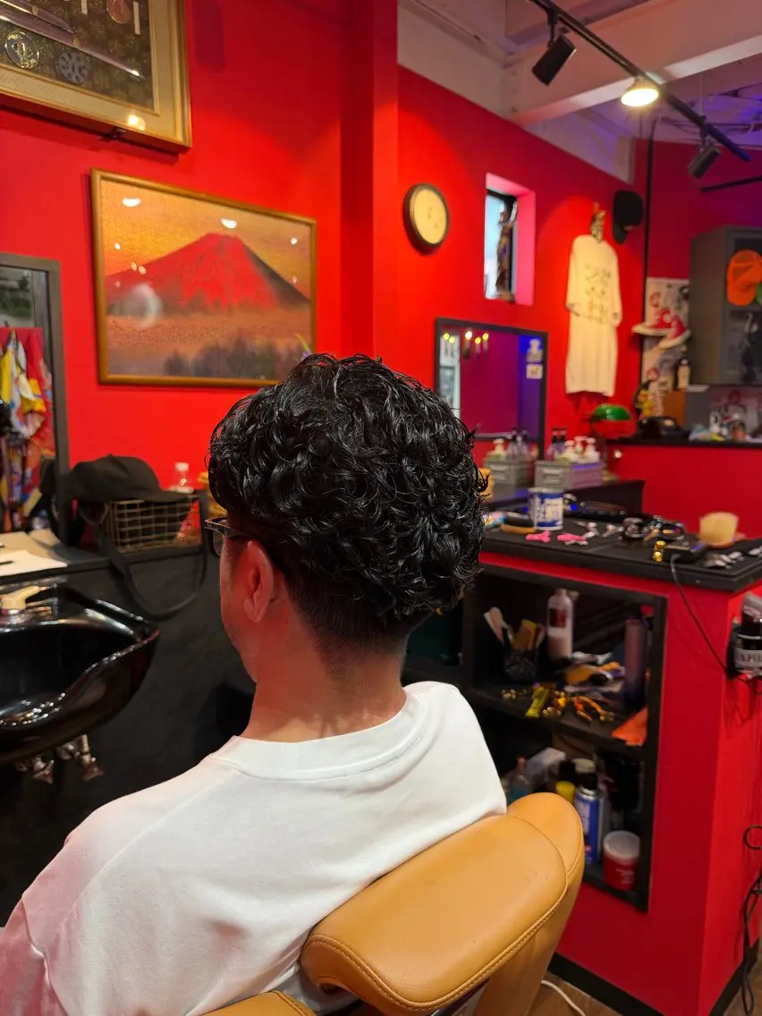 ミディアム パーマ メンズ ミディアムパーマ メンズパーマ カット パーマ よっしー メンズ限定のヘアスタイル