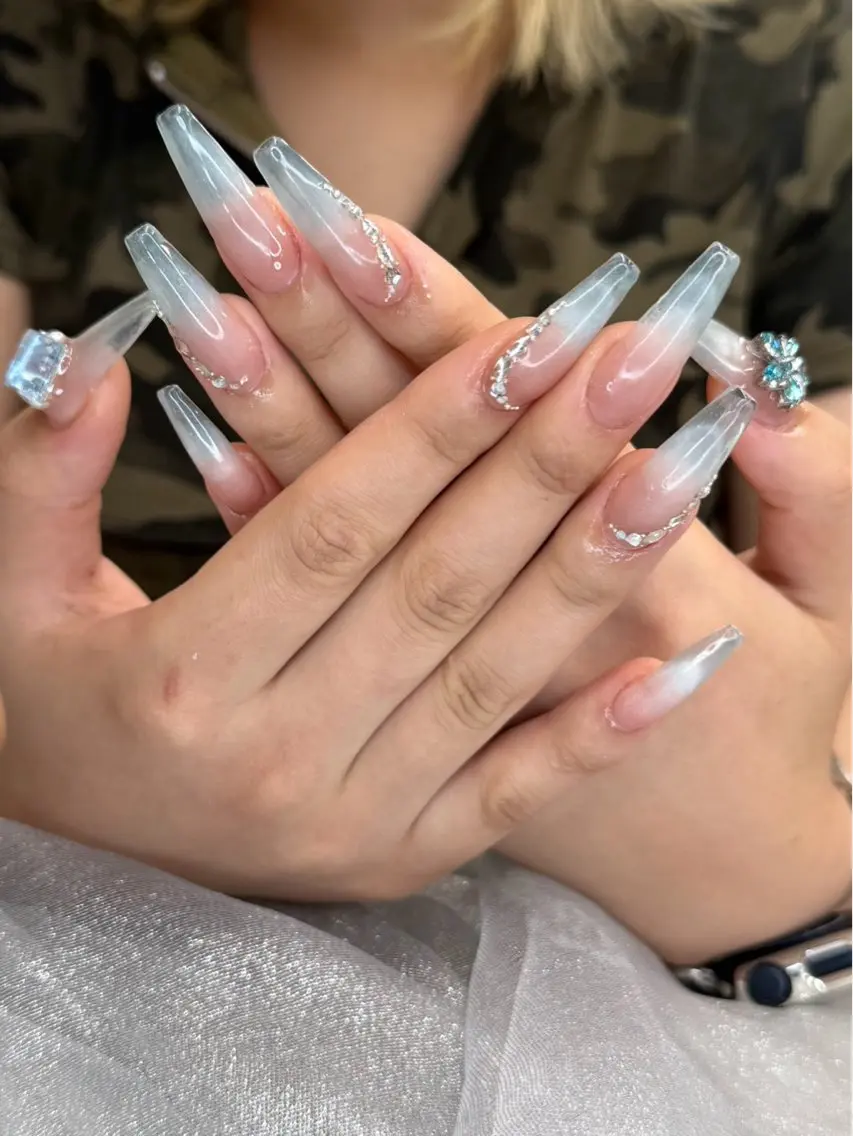 ネイル フットネイル 氷ネイル・うるうるネイル マットネイル ニュアンスネイル リボン ハンドネイル Akina Nailのネイルデザイン