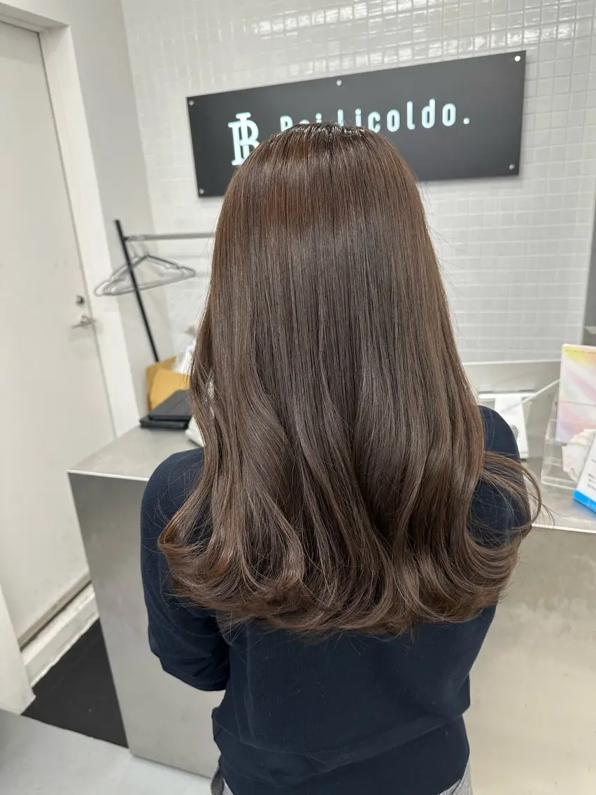 セミロング カラー カット ヘアカラー トリートメント 古田 昂也のヘアスタイル