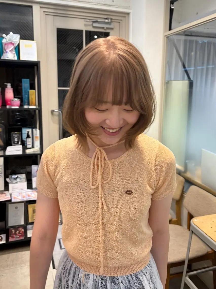 ショート カラー ミルクティー× グレージュMOMOのヘアスタイル