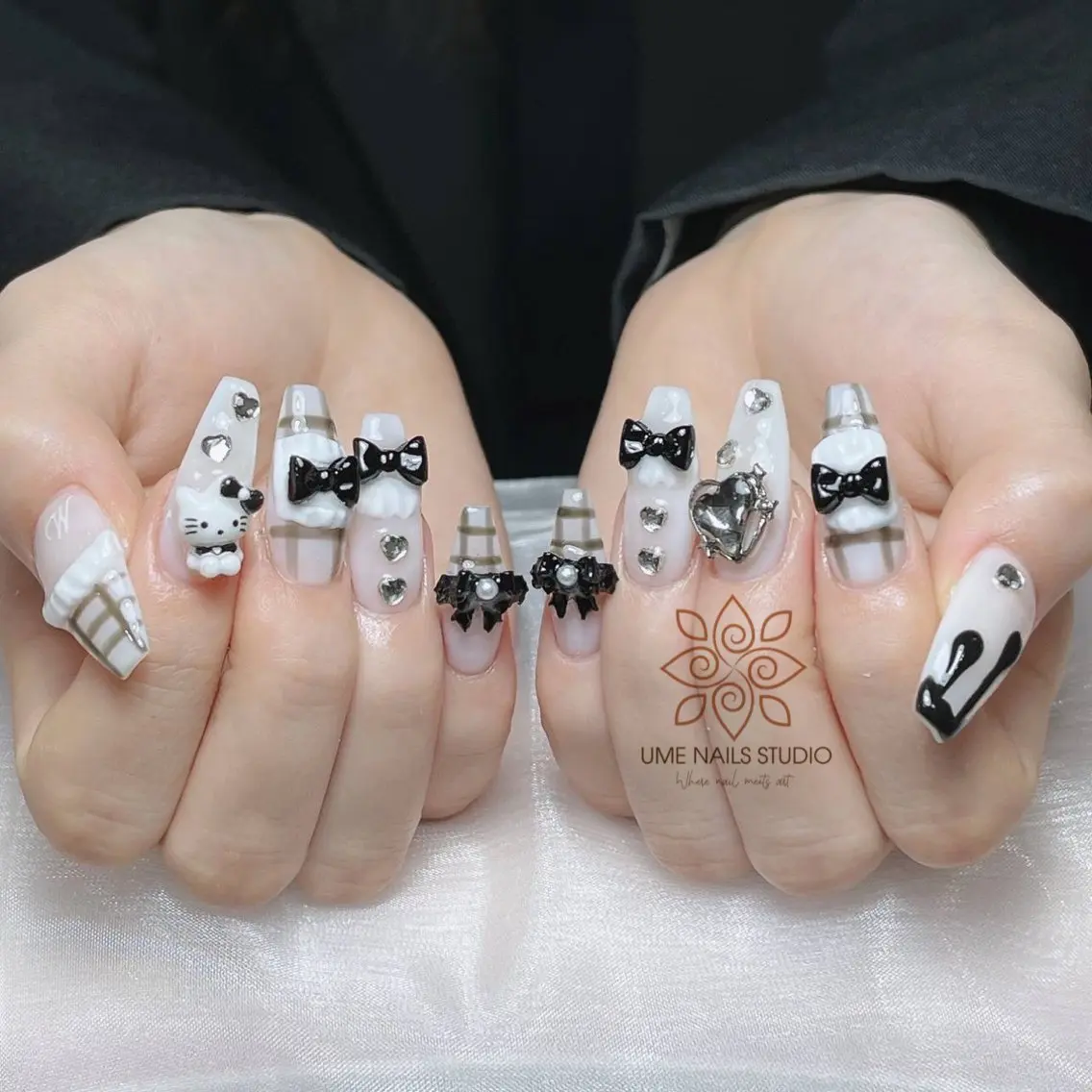 ネイル チークネイル クリアネイル ガーリー キラキラネイル 韓国ネイル Ume Nail Studioのネイルデザイン