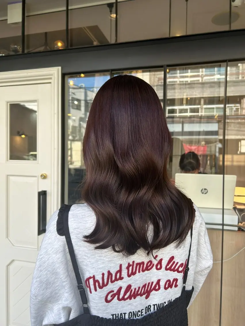 セミロング カラー MAISON ema 🩵笹野 希里香のヘアスタイル