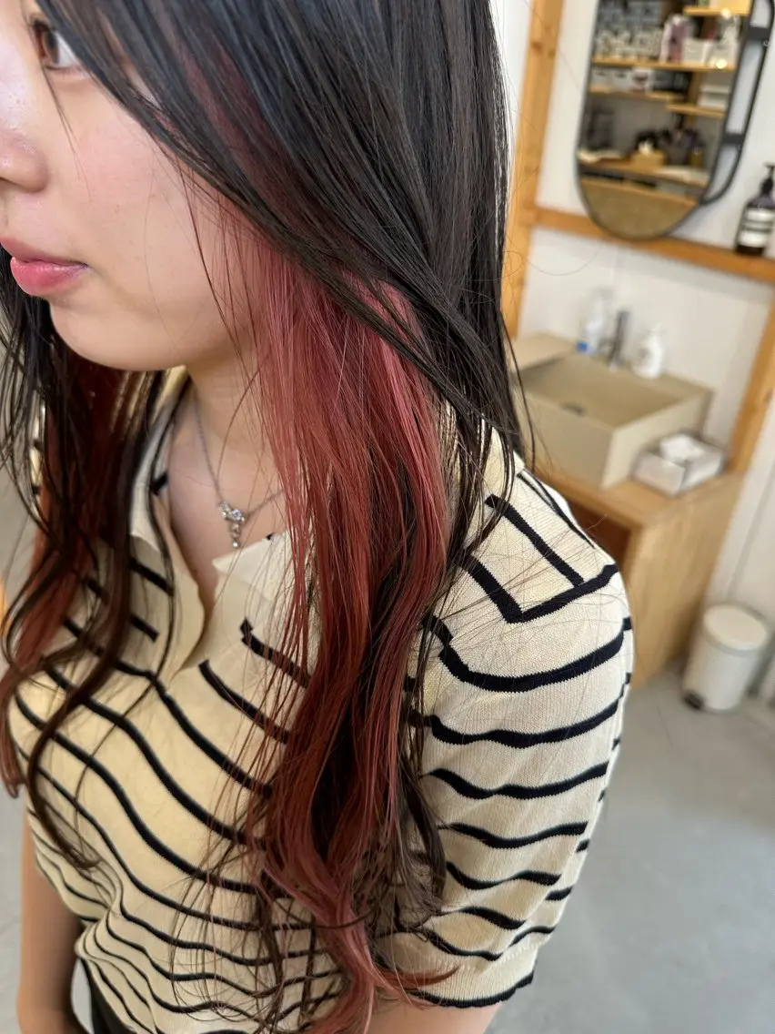 ロング カラー ピンクカラー 松本 莉央のヘアスタイル