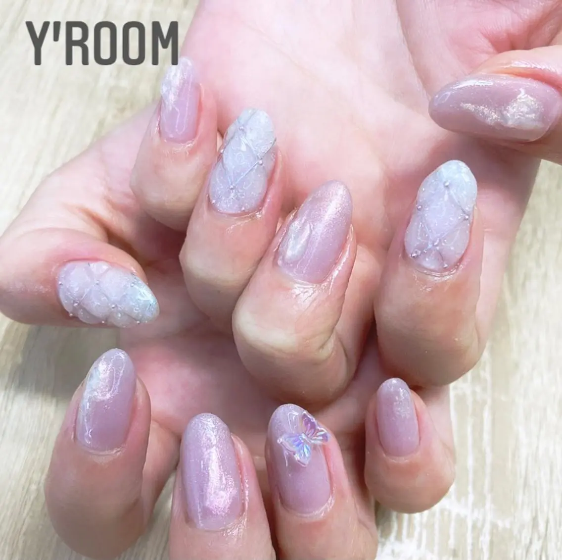 ネイル オーロラネイル フラッシュネイル フットネイル ジェルネイル 氷ネイル・うるうるネイル YUKA (ネイリスト)のネイルデザイン