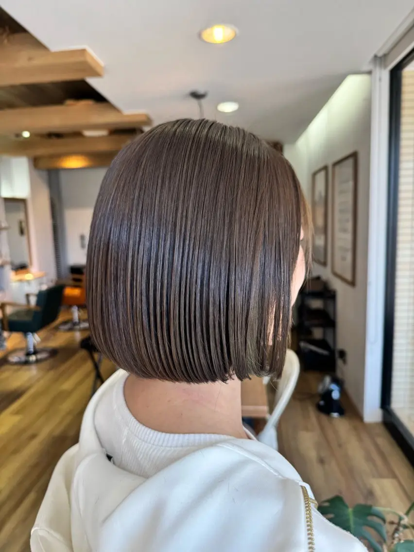 ショート カラー グレージュ オリーブグレージュ オリーブグレー カット ヘアカラー トリートメント ツキダテ ユイのヘアスタイル