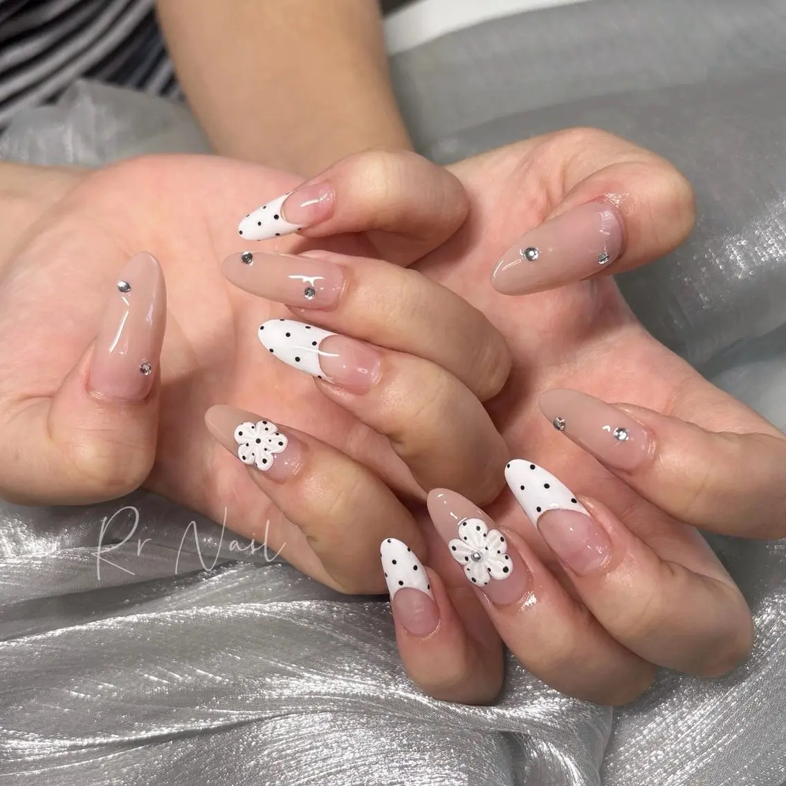 セミロング ハンドネイル Rr Nailのネイルデザイン