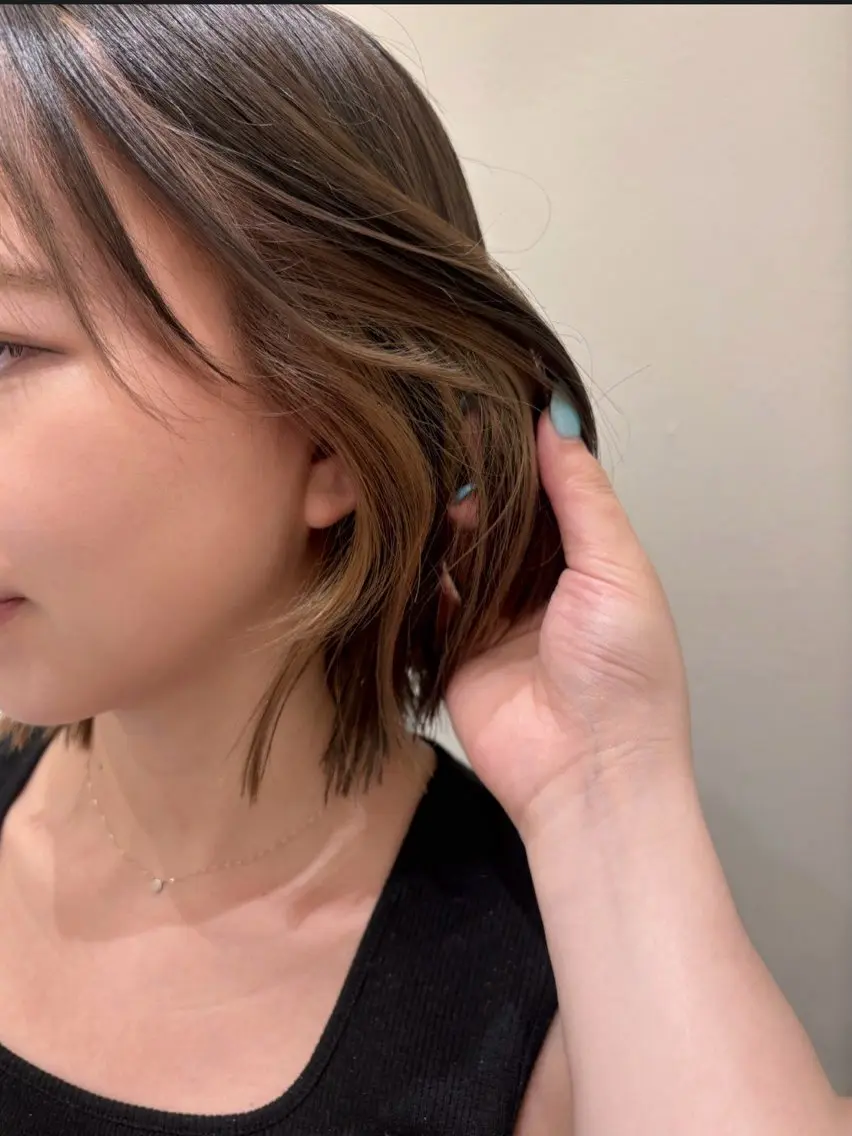 カラー ミストバング ブリーチ フェイスフレーミング 坂本 桃花のヘアスタイル
