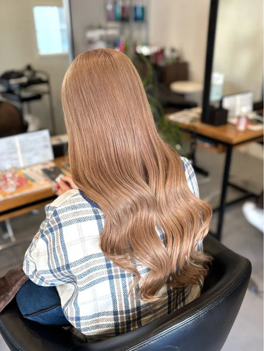 ロング カラー 山路 結花のヘアスタイル