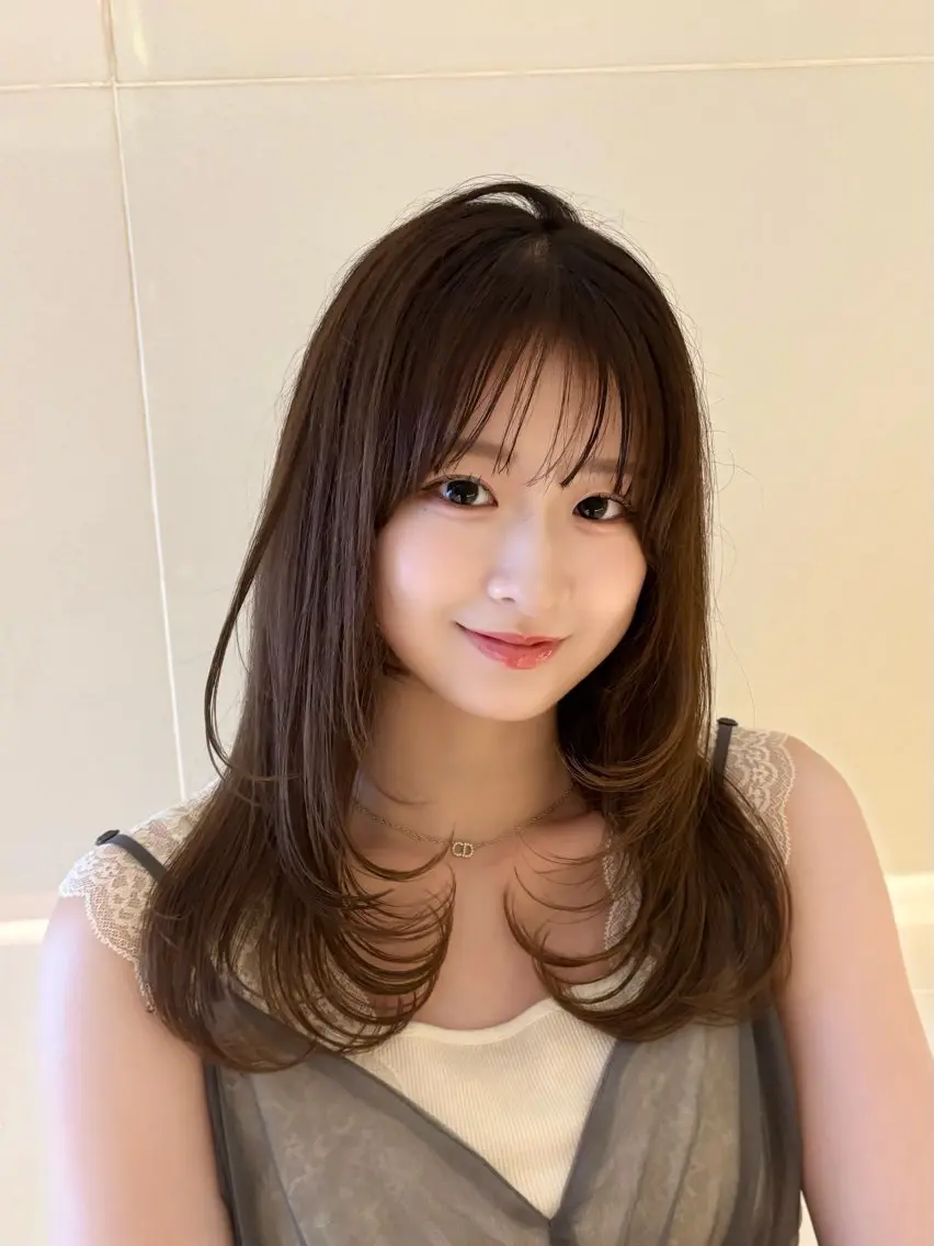 ミディアム ミディアムレイヤー レイヤーカット カット ヘアカラー トリートメント Ayano🎀似 合わせ×透明感🎀のヘアスタイル