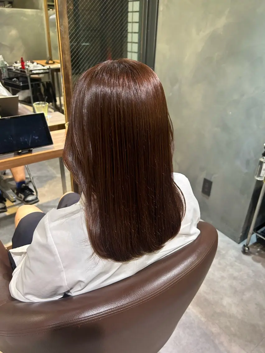 セミロング カラー ブリーチ ヘアカラー トリートメント 山本 夏樹のヘアスタイル