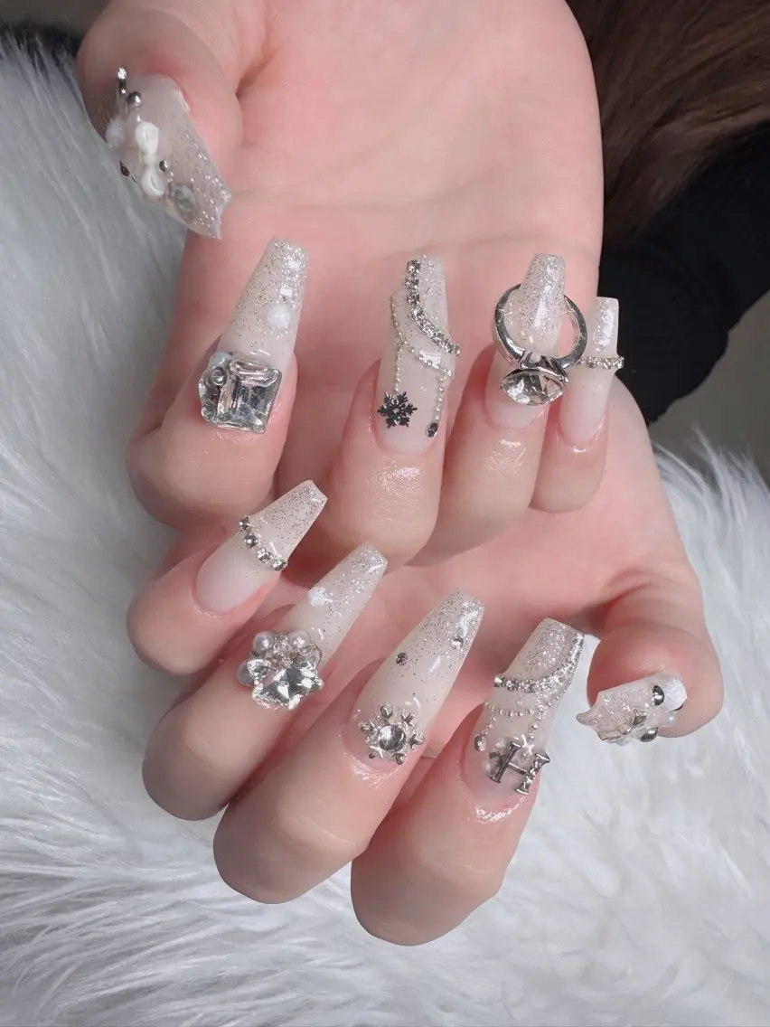 ネイル フレンチネイル ジェルネイル ガラスフレンチ ハロウィン ハート ハンドネイル H.baby Nail Salonのネイルデザイン