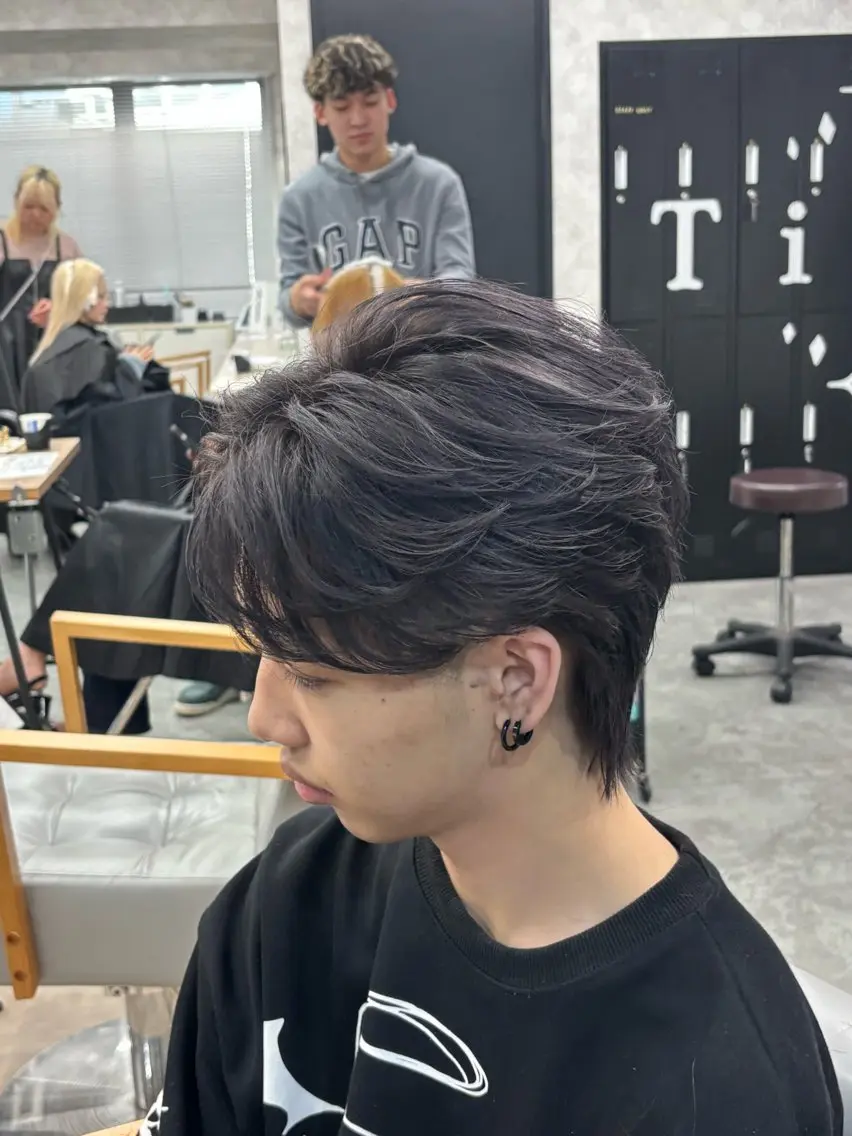 パーマ メンズハイトーン 北斗💍レイヤーのヘアスタイル