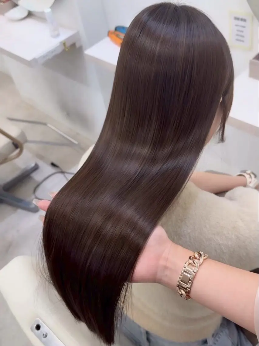 ロング カラー Core茶屋町 HINATAのヘアスタイル