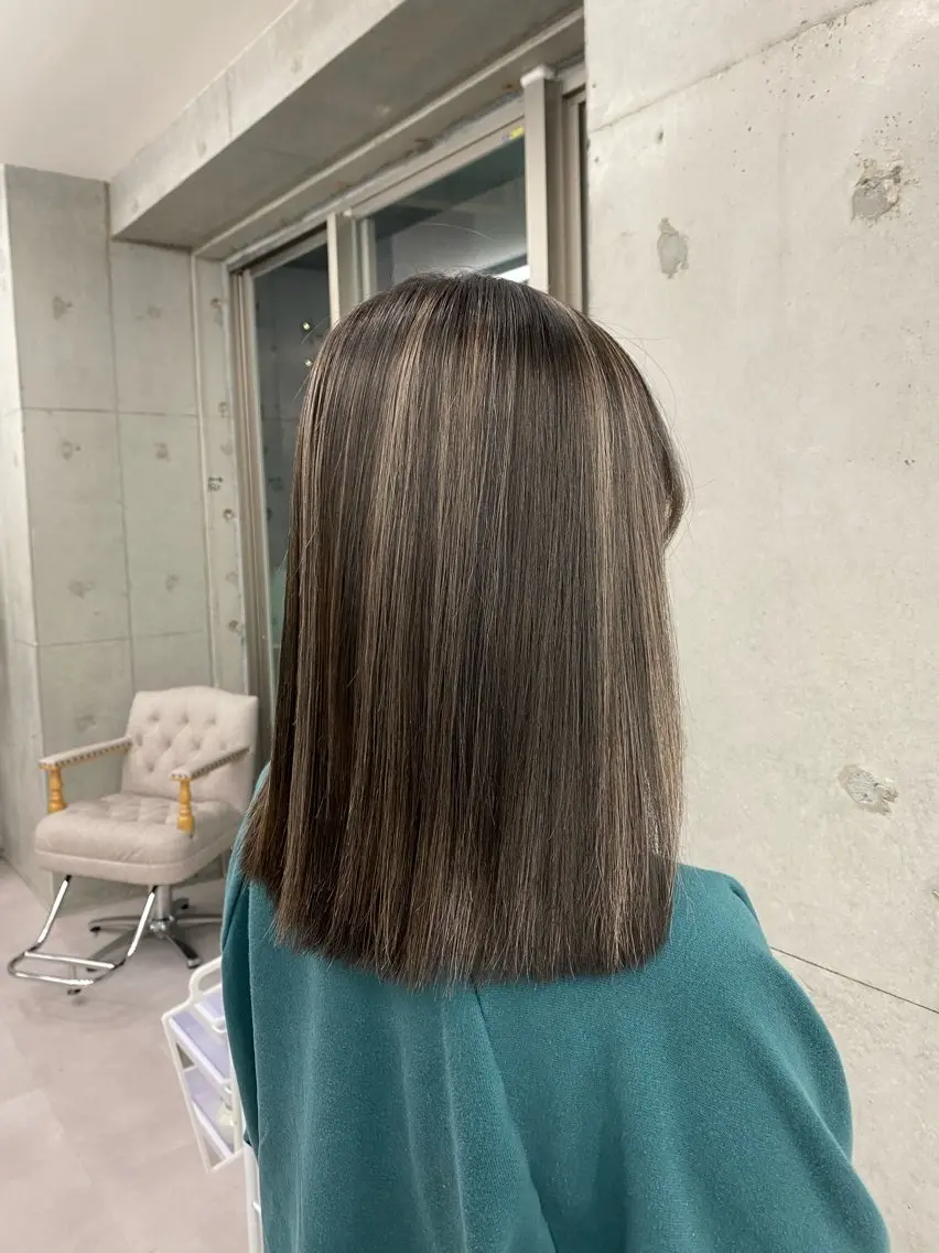 ミディアム ハイライト 齋藤 椋哉のヘアスタイル
