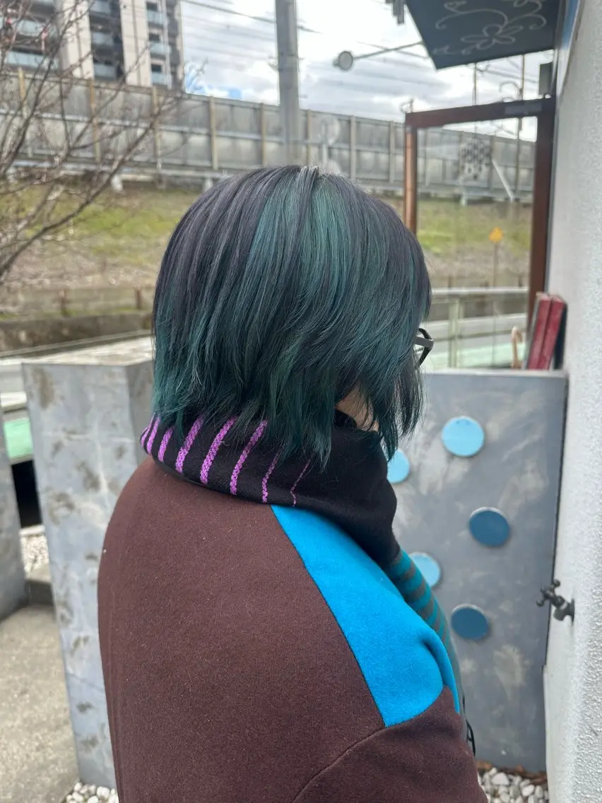 ショート カラー デザインカラー ヘアカラー 安達 望のヘアスタイル