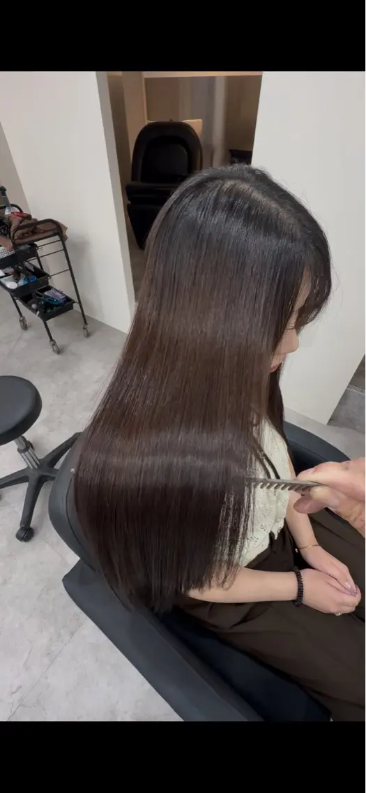 ロング カット 🫧とぅるん艶髪🫧 透明感カラー×猿渡のヘアスタイル