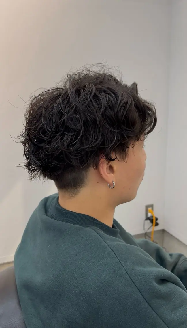 ショート パーマ メンズ メンズパーマ カット パーマ Yuito/カラー/ ブリーチ/ストレートのヘアスタイル